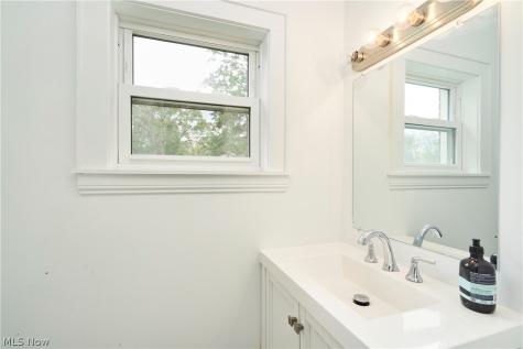 3091 N Bender Avenue Akron OH 44319