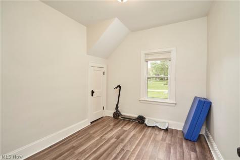 3091 N Bender Avenue Akron OH 44319