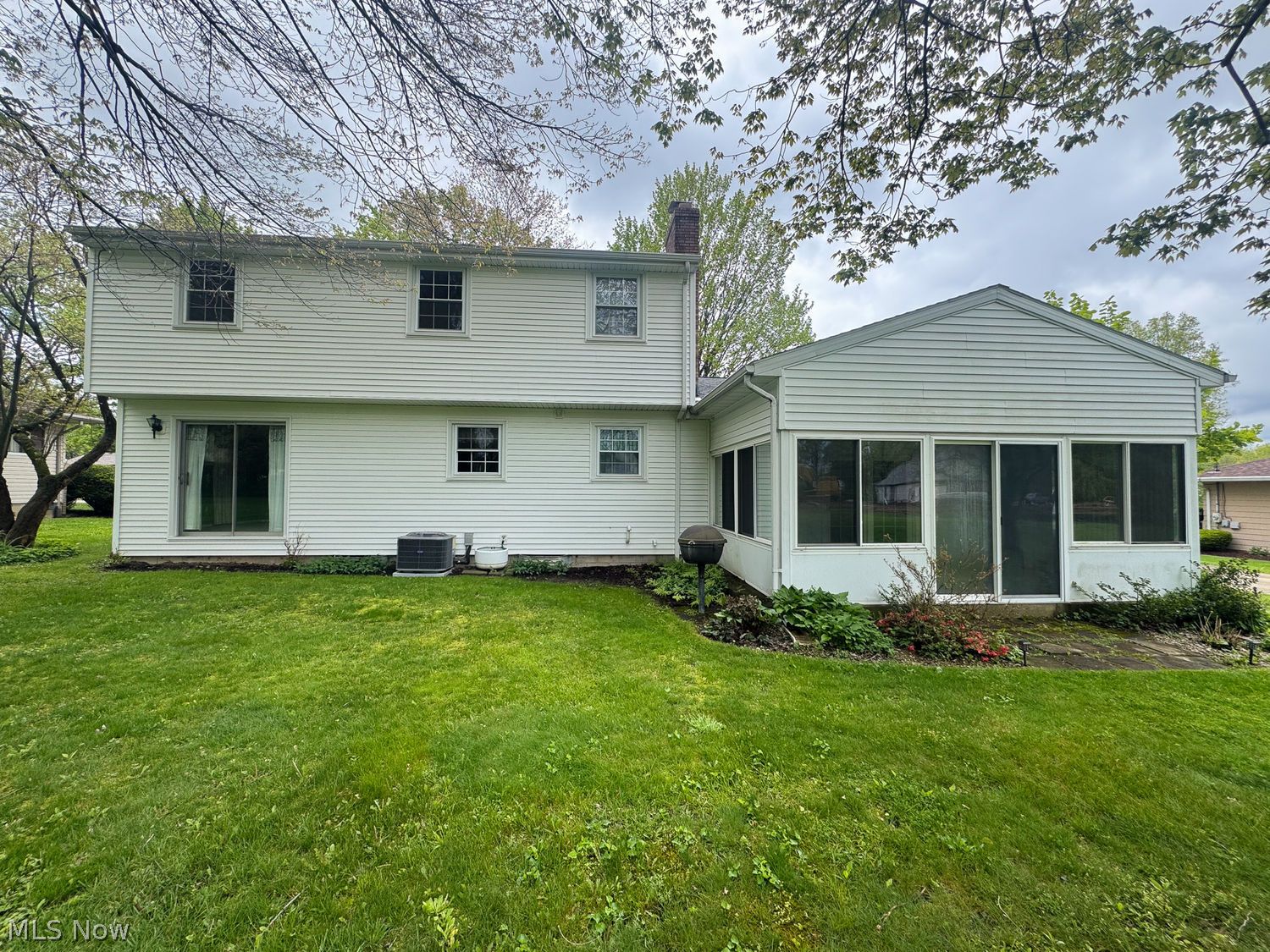 17 Willow Way Canfield OH 44406