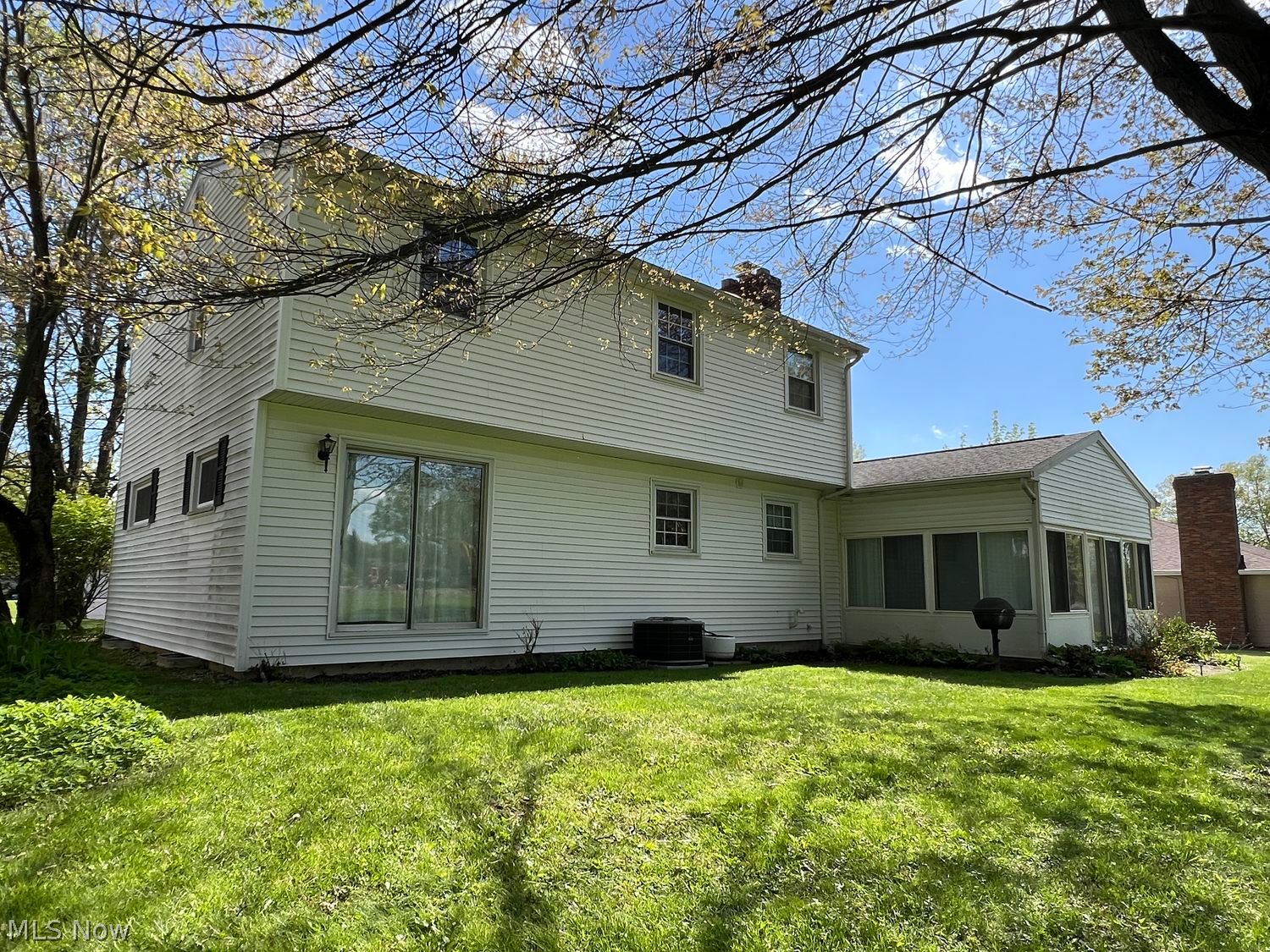17 Willow Way Canfield OH 44406