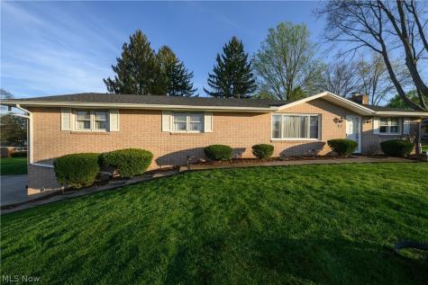 916 Buena Vista Canton OH 44714