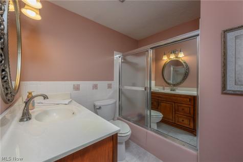 916 Buena Vista Canton OH 44714