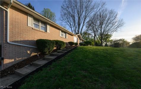 916 Buena Vista Canton OH 44714