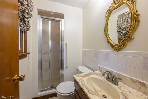 916 Buena Vista Canton OH 44714