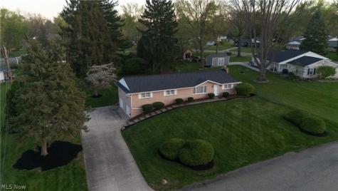916 Buena Vista Canton OH 44714