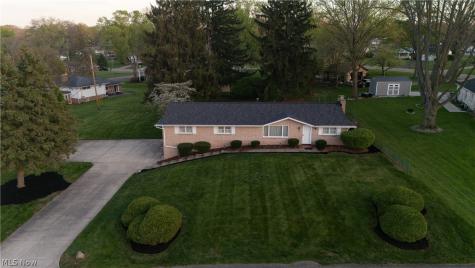 916 Buena Vista Canton OH 44714