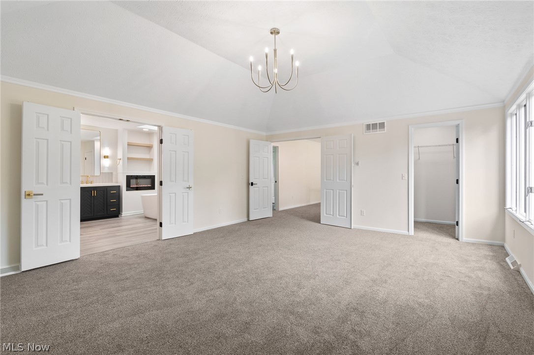 19286 Saratoga Trail Strongsville OH 44136
