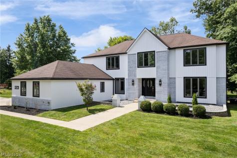 19286 Saratoga Trail Strongsville OH 44136