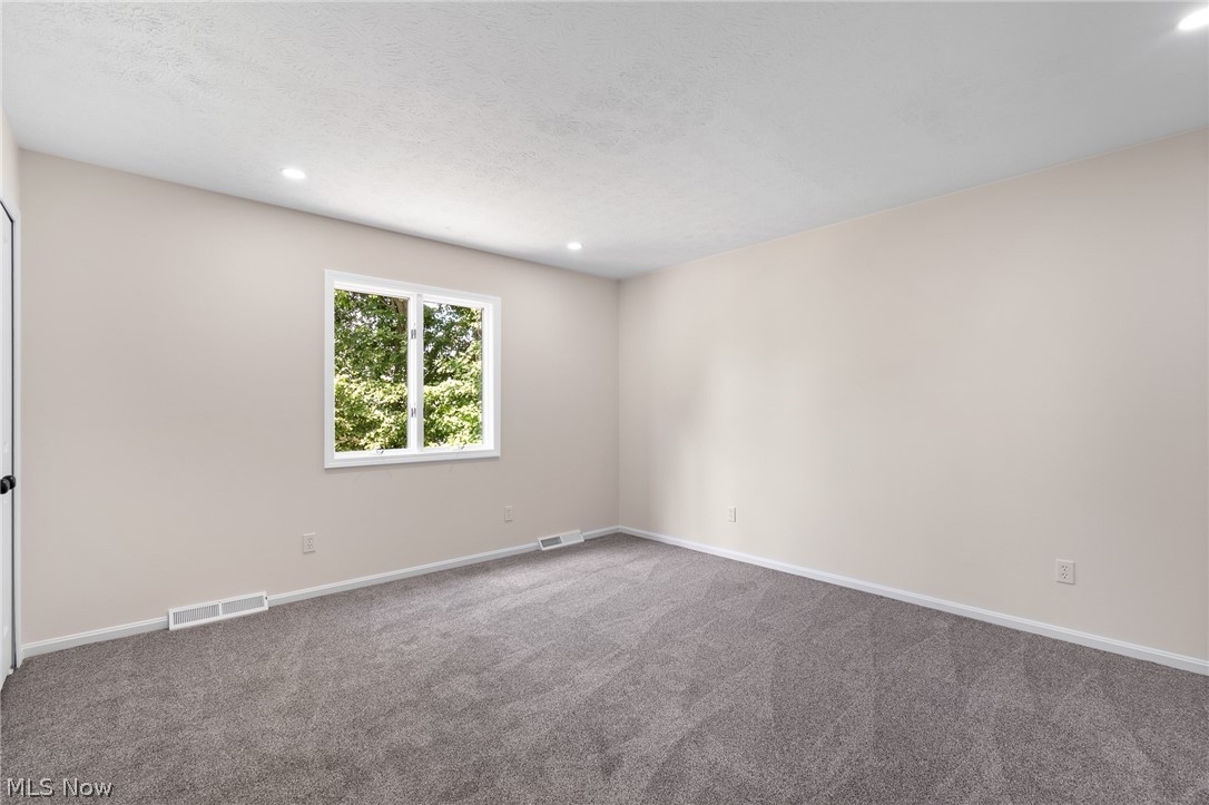 19286 Saratoga Trail Strongsville OH 44136