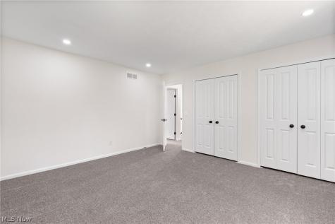 19286 Saratoga Trail Strongsville OH 44136