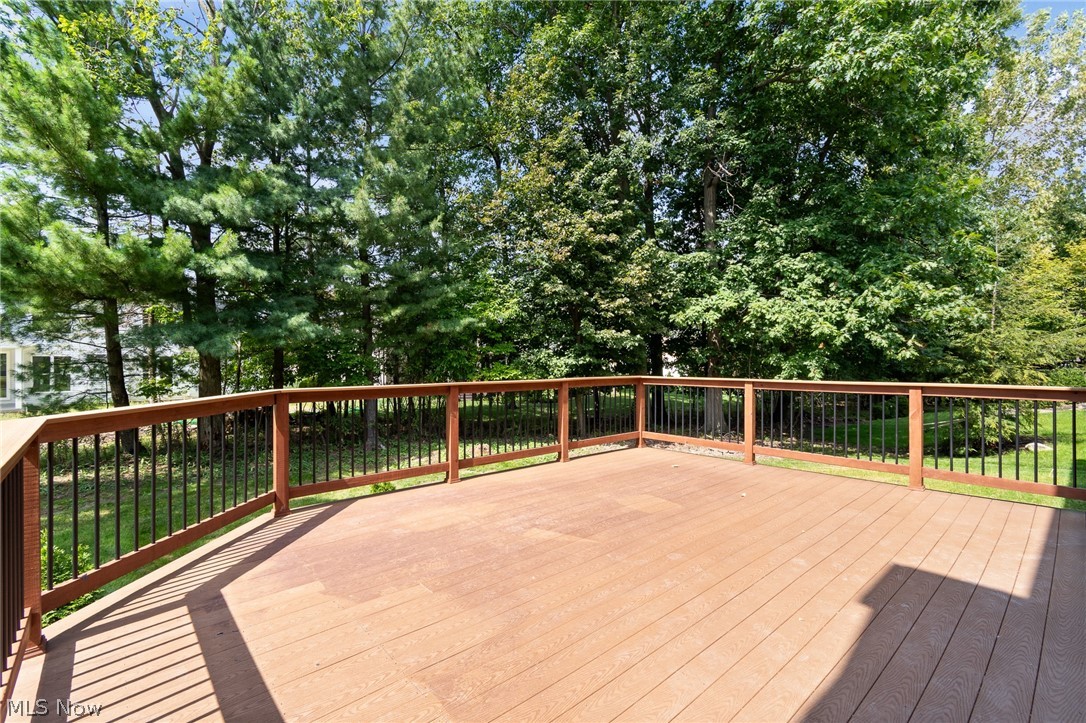 19286 Saratoga Trail Strongsville OH 44136