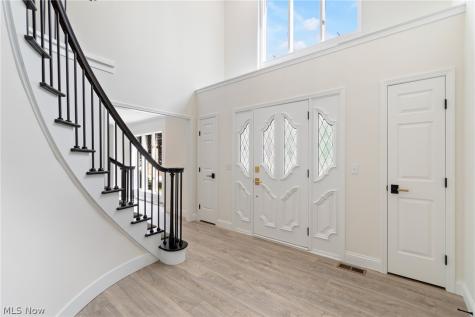 19286 Saratoga Trail Strongsville OH 44136