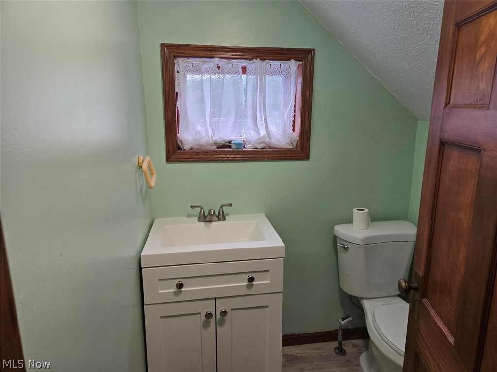 246 N 5th Street Mcconnelsville OH 43756