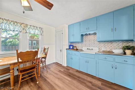 6502 Renwood Drive Parma OH 44129