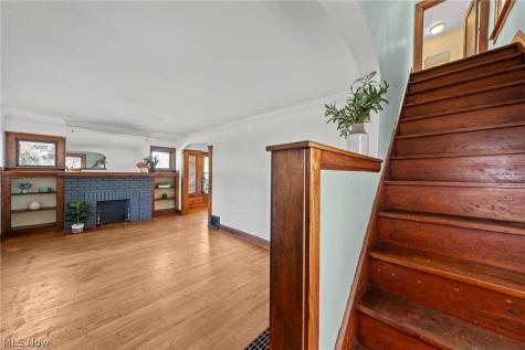 6502 Renwood Drive Parma OH 44129