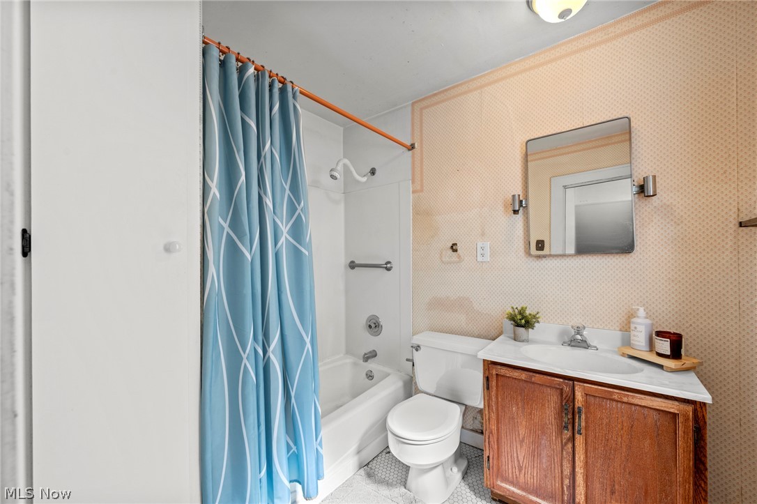 6502 Renwood Drive Parma OH 44129