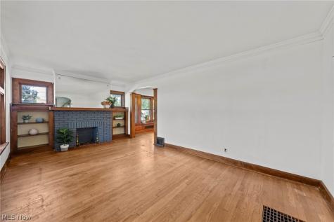 6502 Renwood Drive Parma OH 44129
