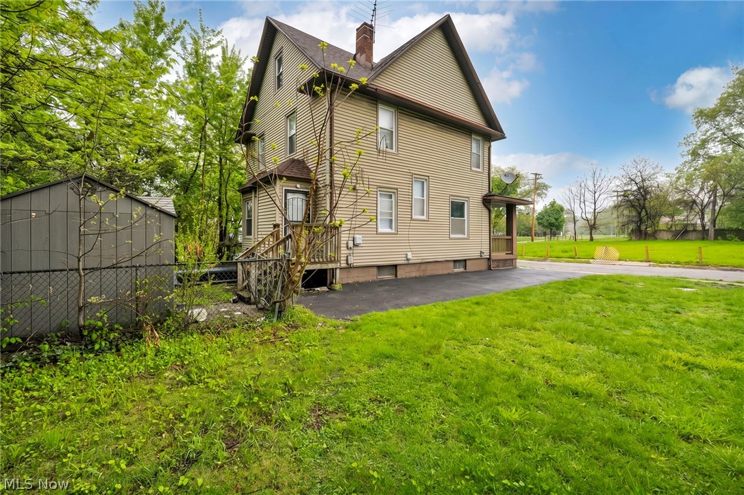 1168 N Lockwood Avenue East Cleveland OH 44112