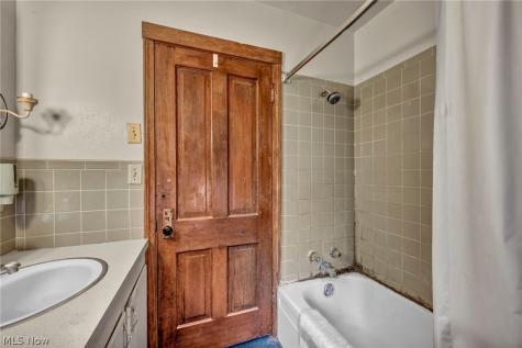 124 Cornell Avenue Elyria OH 44035