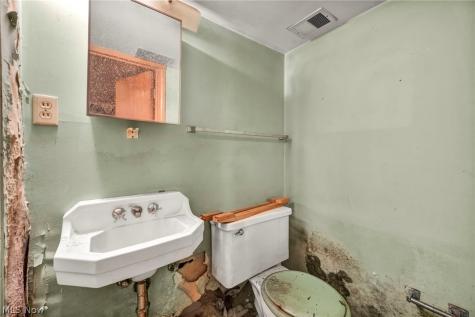 124 Cornell Avenue Elyria OH 44035