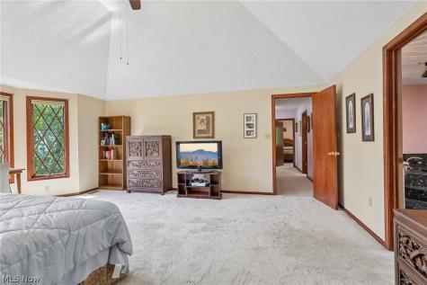 10037 Jamestown Drive North Royalton OH 44133