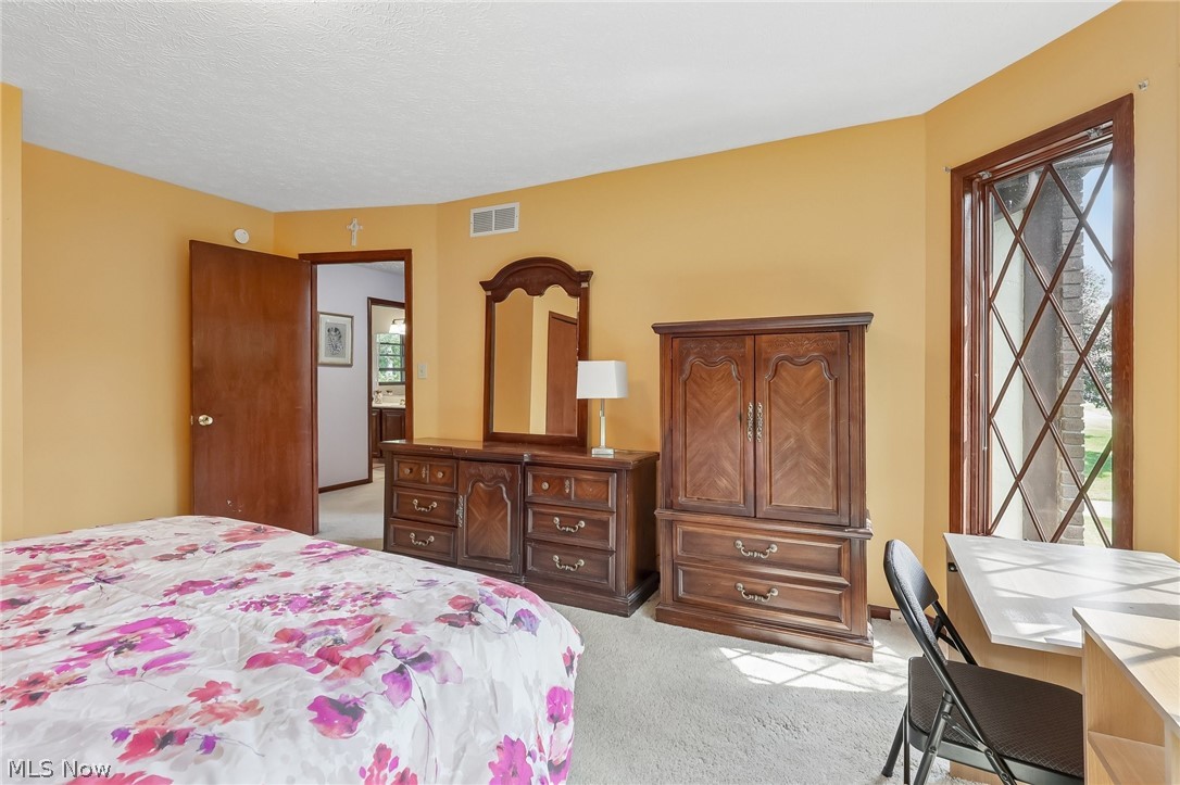 10037 Jamestown Drive North Royalton OH 44133