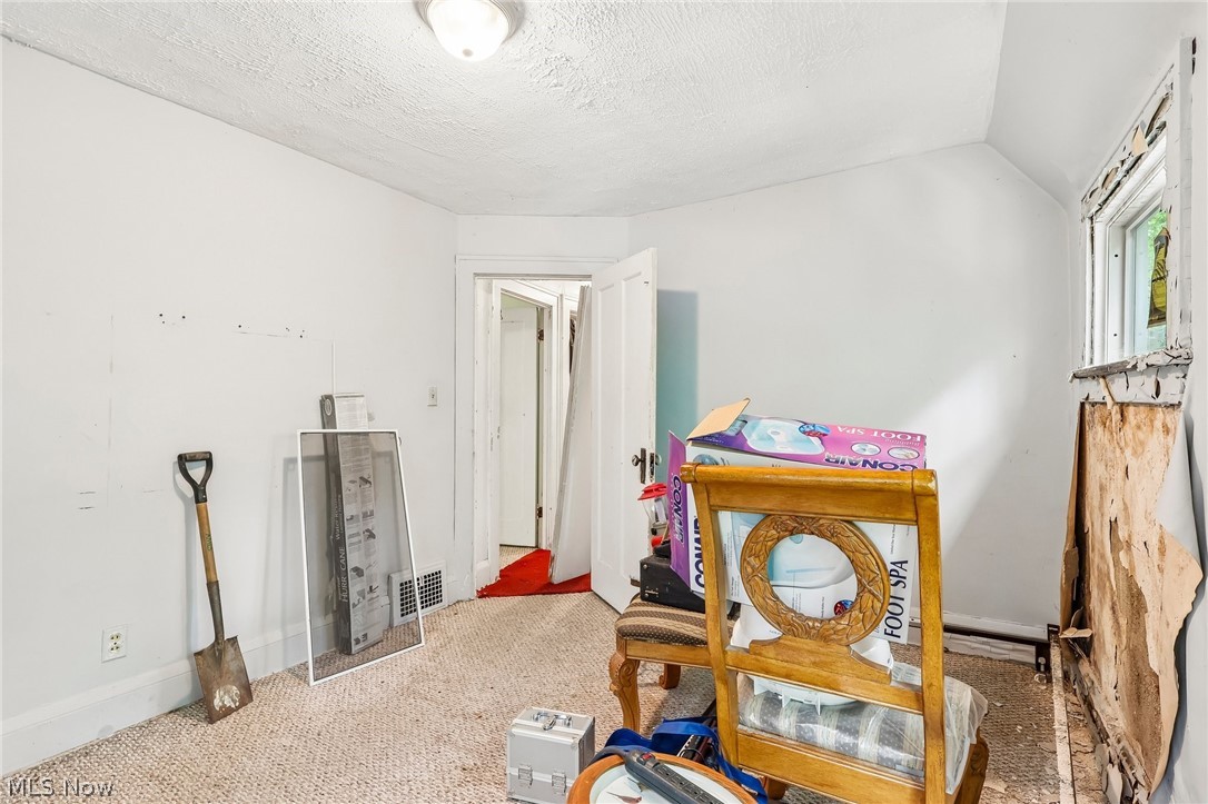 3590 Woodridge Road Cleveland Heights OH 44121