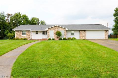 2306 Alexander Manor W Steubenville OH 43952
