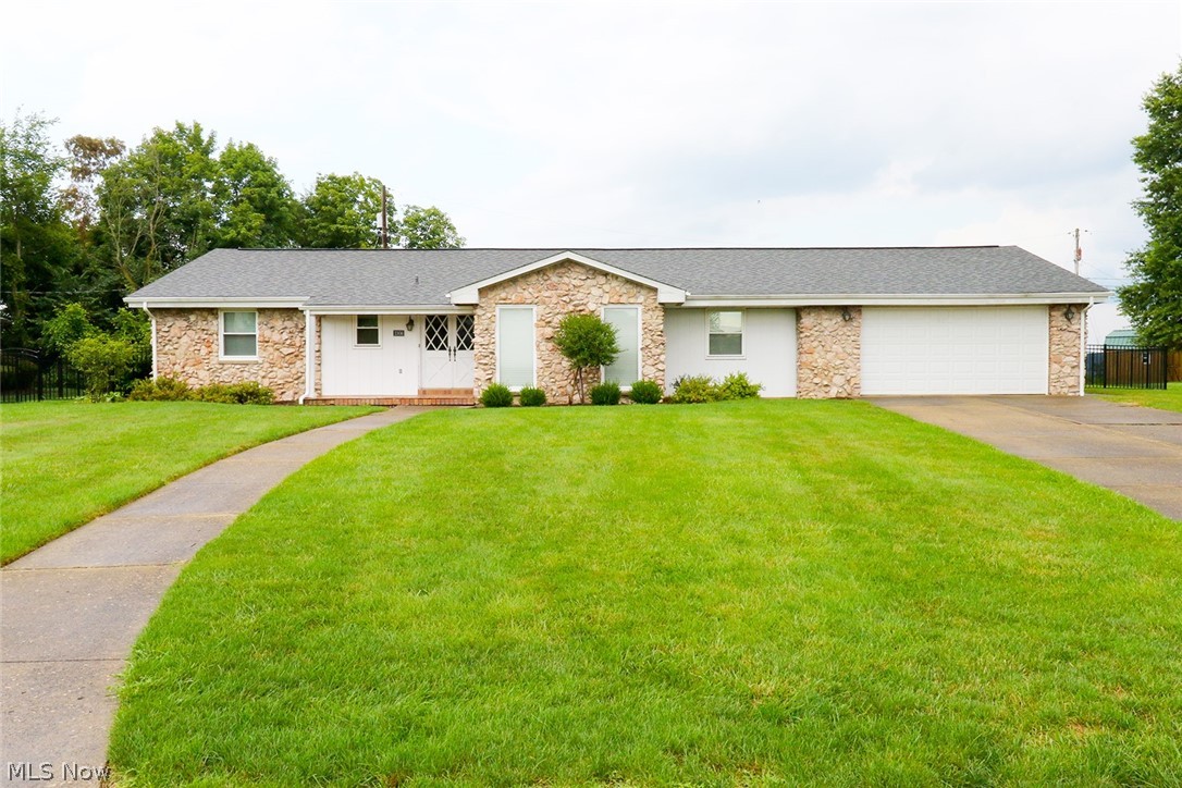 2306 Alexander Manor W Steubenville OH 43952
