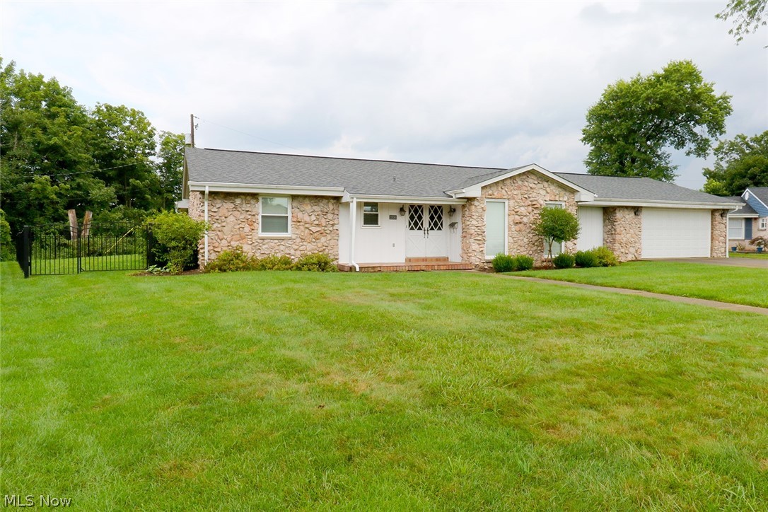 2306 Alexander Manor W Steubenville OH 43952