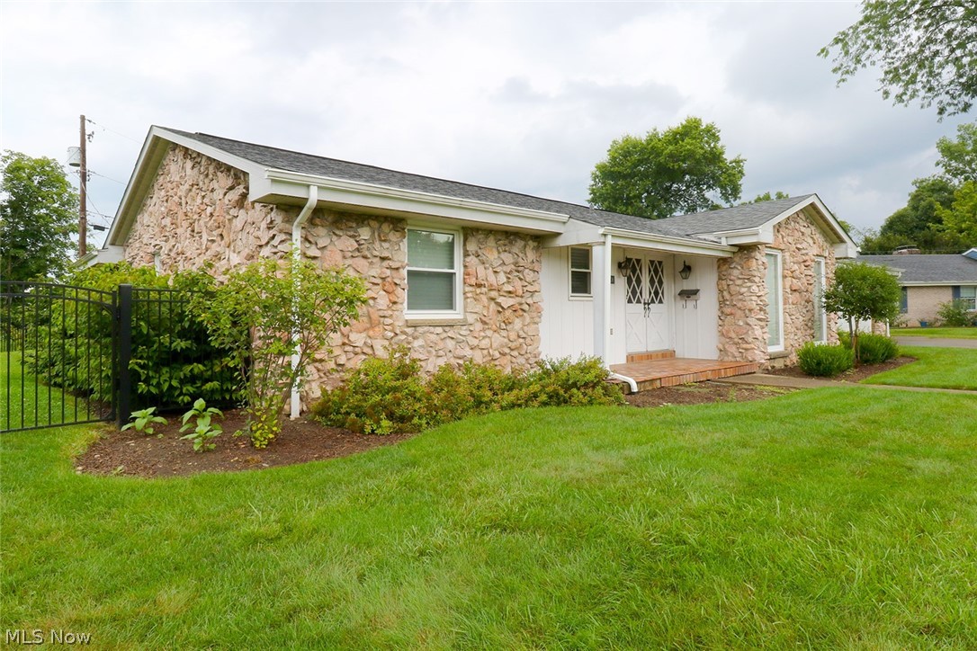2306 Alexander Manor W Steubenville OH 43952