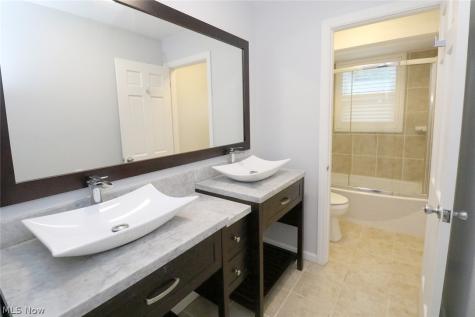 2306 Alexander Manor W Steubenville OH 43952