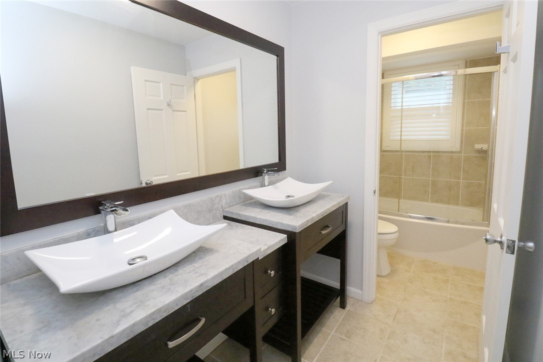2306 Alexander Manor W Steubenville OH 43952