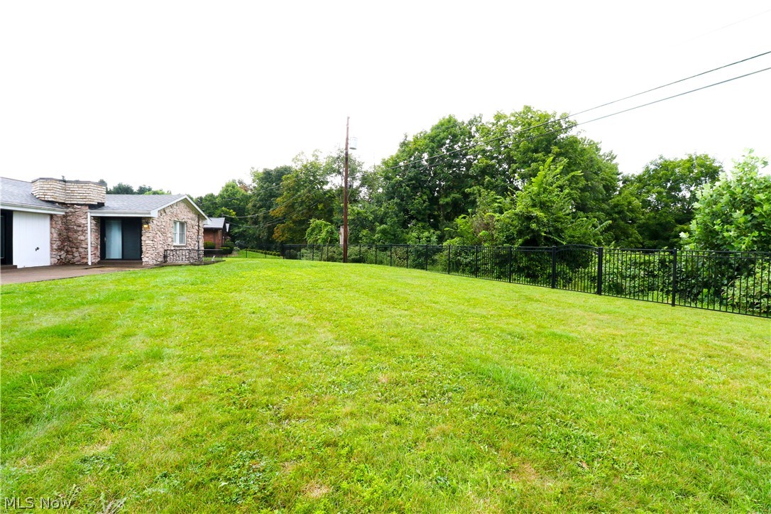 2306 Alexander Manor W Steubenville OH 43952