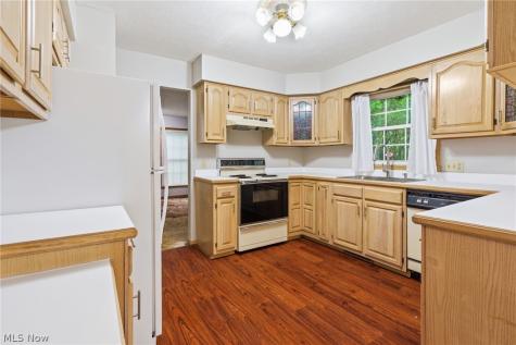 5882 Indian Creek Circle NW Canton OH 44718