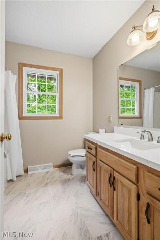 5882 Indian Creek Circle NW Canton OH 44718