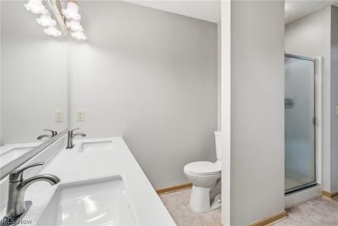 5882 Indian Creek Circle NW Canton OH 44718