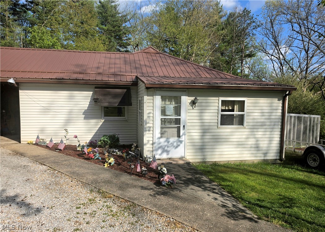 46242 County Road 501 Coshocton OH 43812