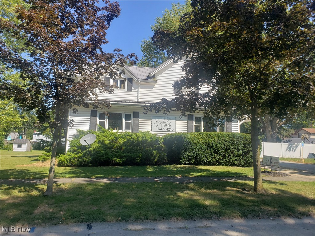 112 Vine Street Wellington OH 44090