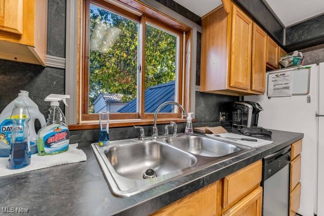 112 Vine Street Wellington OH 44090