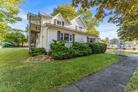 112 Vine Street Wellington OH 44090