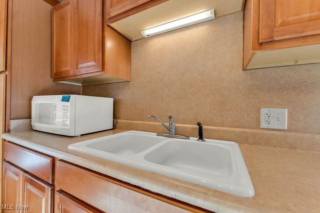 112 Vine Street Wellington OH 44090