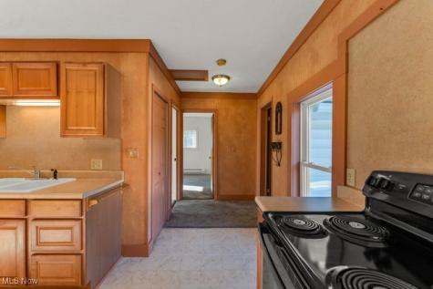 112 Vine Street Wellington OH 44090