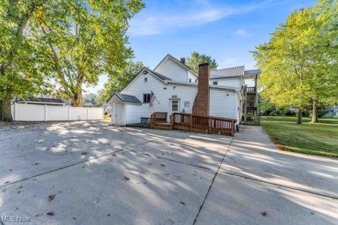 112 Vine Street Wellington OH 44090