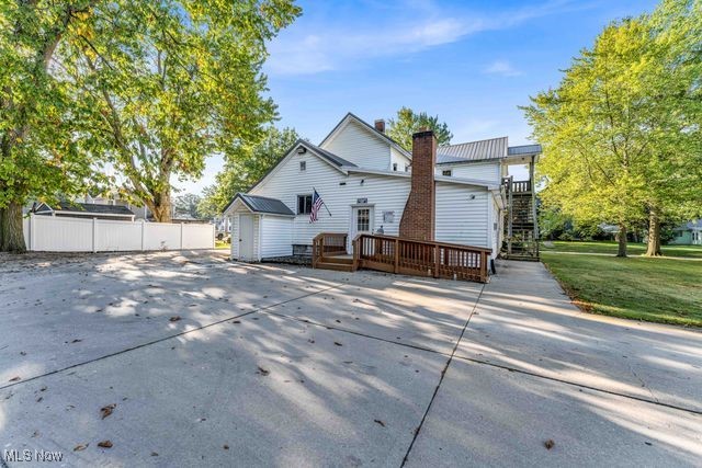 112 Vine Street Wellington OH 44090