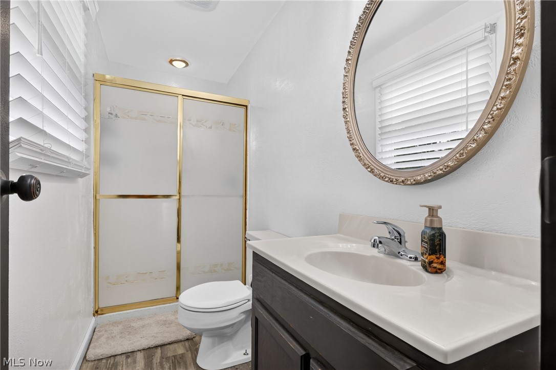 355 Earl Drive NW Warren OH 44483