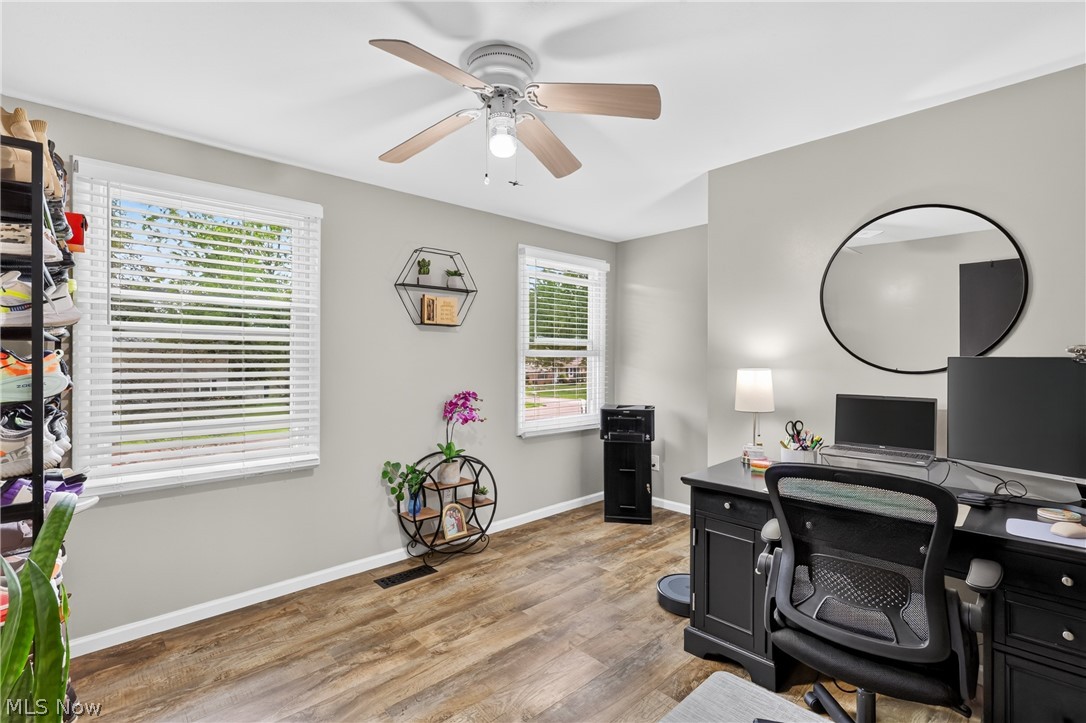 355 Earl Drive NW Warren OH 44483