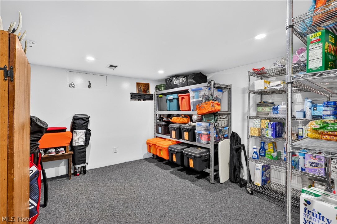 355 Earl Drive NW Warren OH 44483