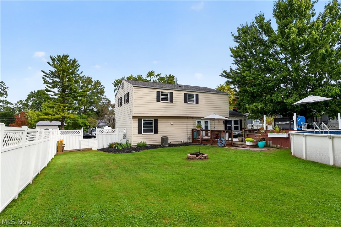 355 Earl Drive NW Warren OH 44483