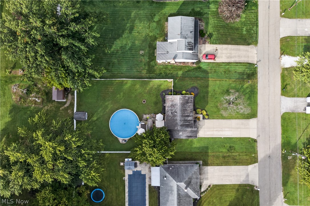 355 Earl Drive NW Warren OH 44483